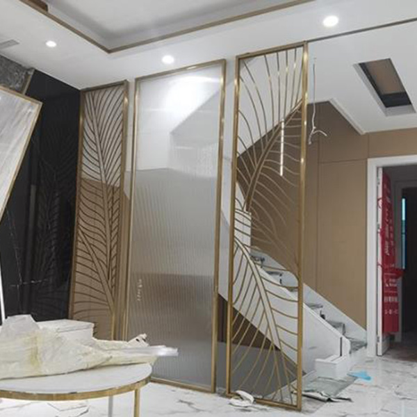 不銹鋼屏風(fēng)隔斷鏤空格柵客廳方通背景墻(圖1)