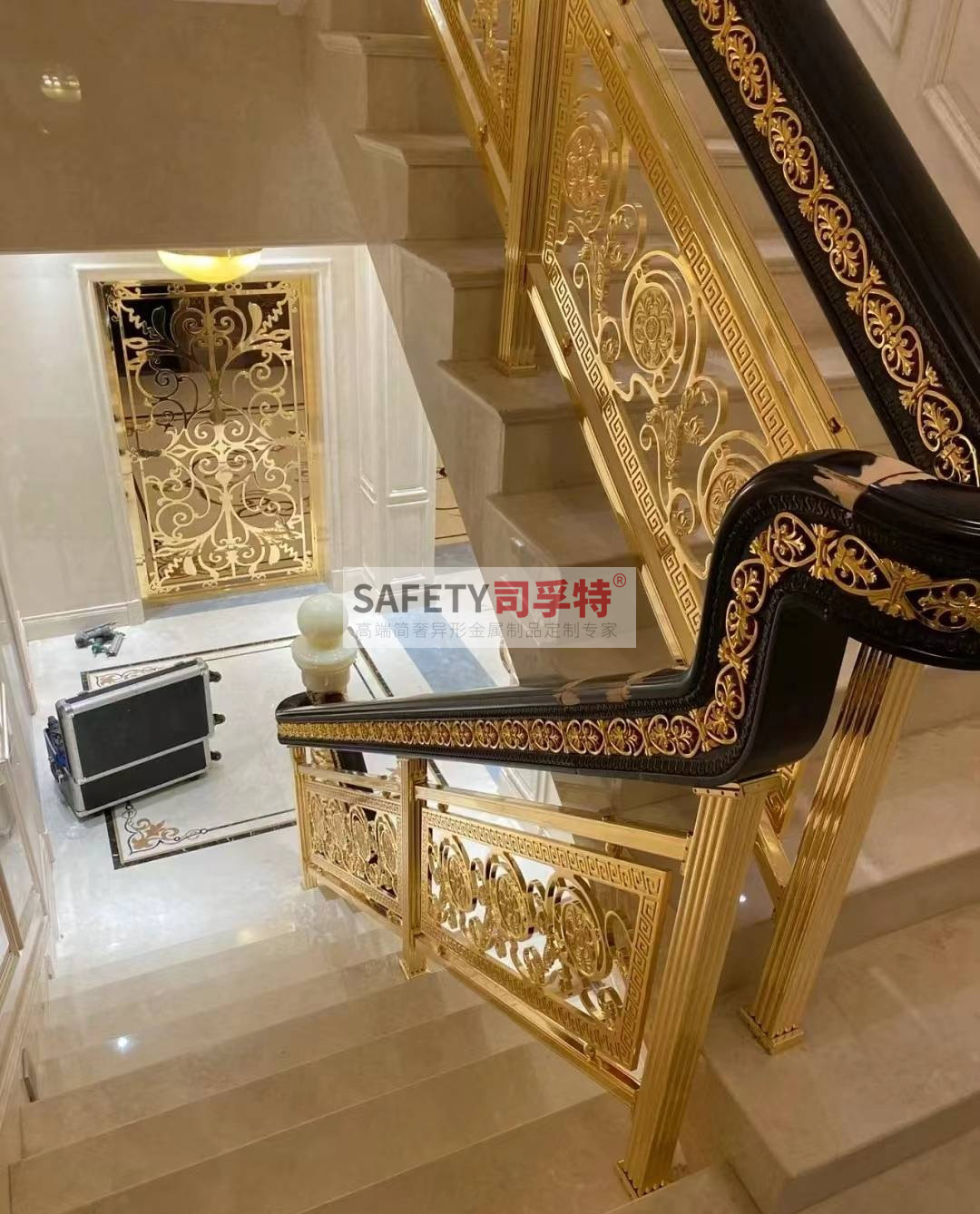輕奢簡約銅藝雕刻樓梯扶手，增添生活質(zhì)感的藝術(shù)品[司孚特銅藝欄桿](圖2)