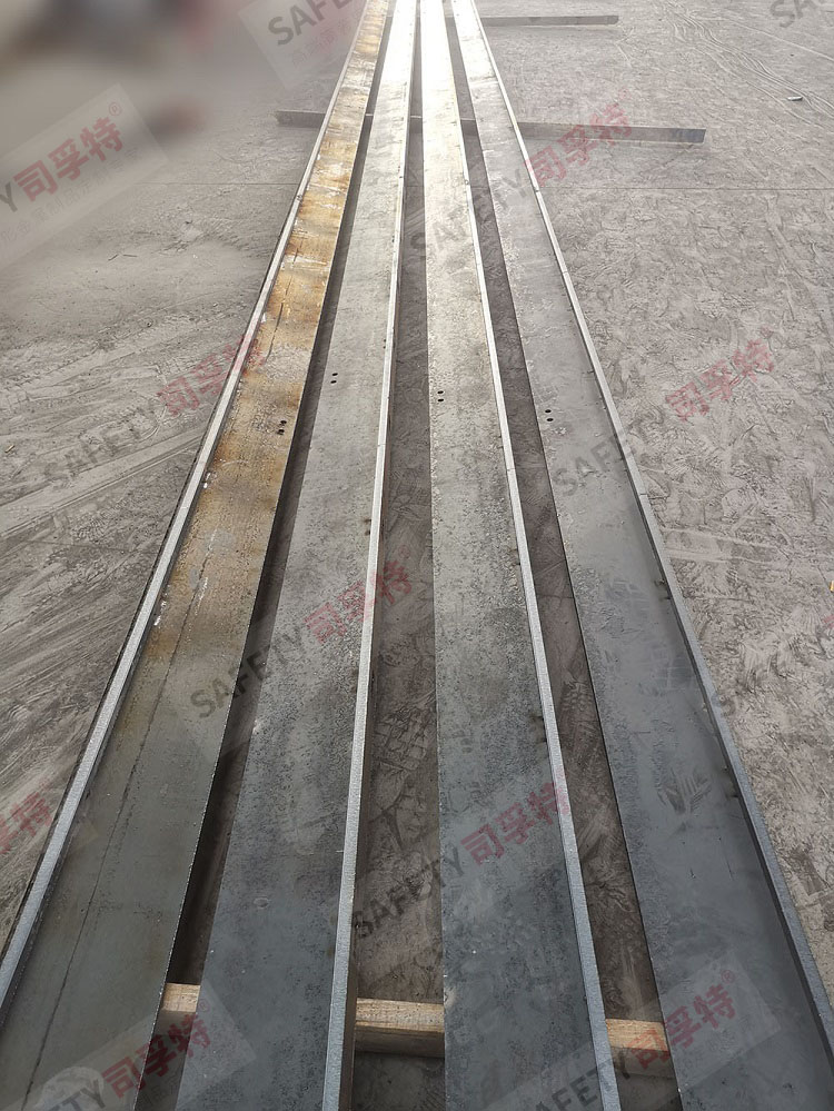 防火幕墻型材該怎么選擇 長期以來，建筑物的火災(zāi)時常發(fā)生，建筑物防火一直都是設(shè)計師注重的要點(diǎn)，特別是外裝飾幕墻防火，關(guān)乎著逃生，阻止火勢蔓的重要防線。防火幕墻也隨之應(yīng)運(yùn)而生。那么，防火幕墻的最重要部分—(圖6)